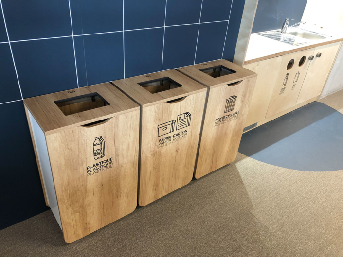 Borne de tri sélectif en bois sur mesures