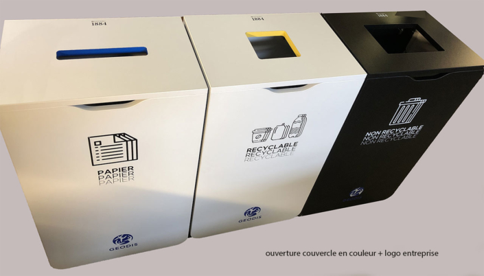 Borne de tri en bois personnalisée avec logo entreprise